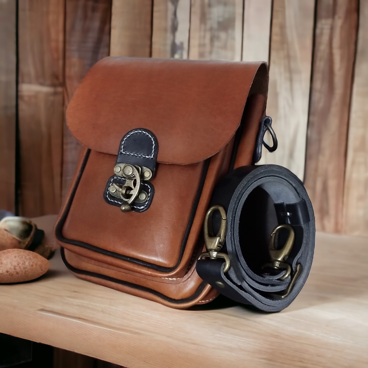 Kožená kapsa na rameno