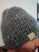 Čiapky, čelenky, klobúky - Štrikovaná sivo modrá čiapka s nitkami Oversized - 16180260_