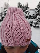 Čiapky, čelenky, klobúky - Štrikovaná ružová čiapka dámska - 16180330_