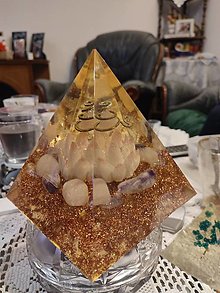 Iné šperky - Pyramída 150x150 - 16180306_