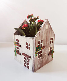 Nádoby - Drevený obal na kvetináč v tvare domčeka - 16179508_