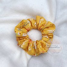 Ozdoby do vlasov - Scrunchie gumičky do vlasov bavlnené veľkosť MINI (Rastliny na žltej) - 16183626_