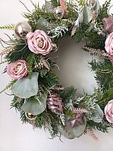 Dekorácie - Vianočný veniec na zavesenie na dvere Kvety ruží - 16184573_