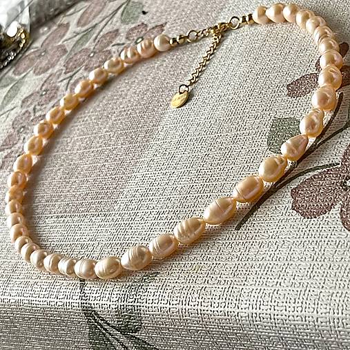 Freshwater Pearls Peach Colour Steel Necklace / Náhrdelník zo sladkovodných perál, oceľ A101