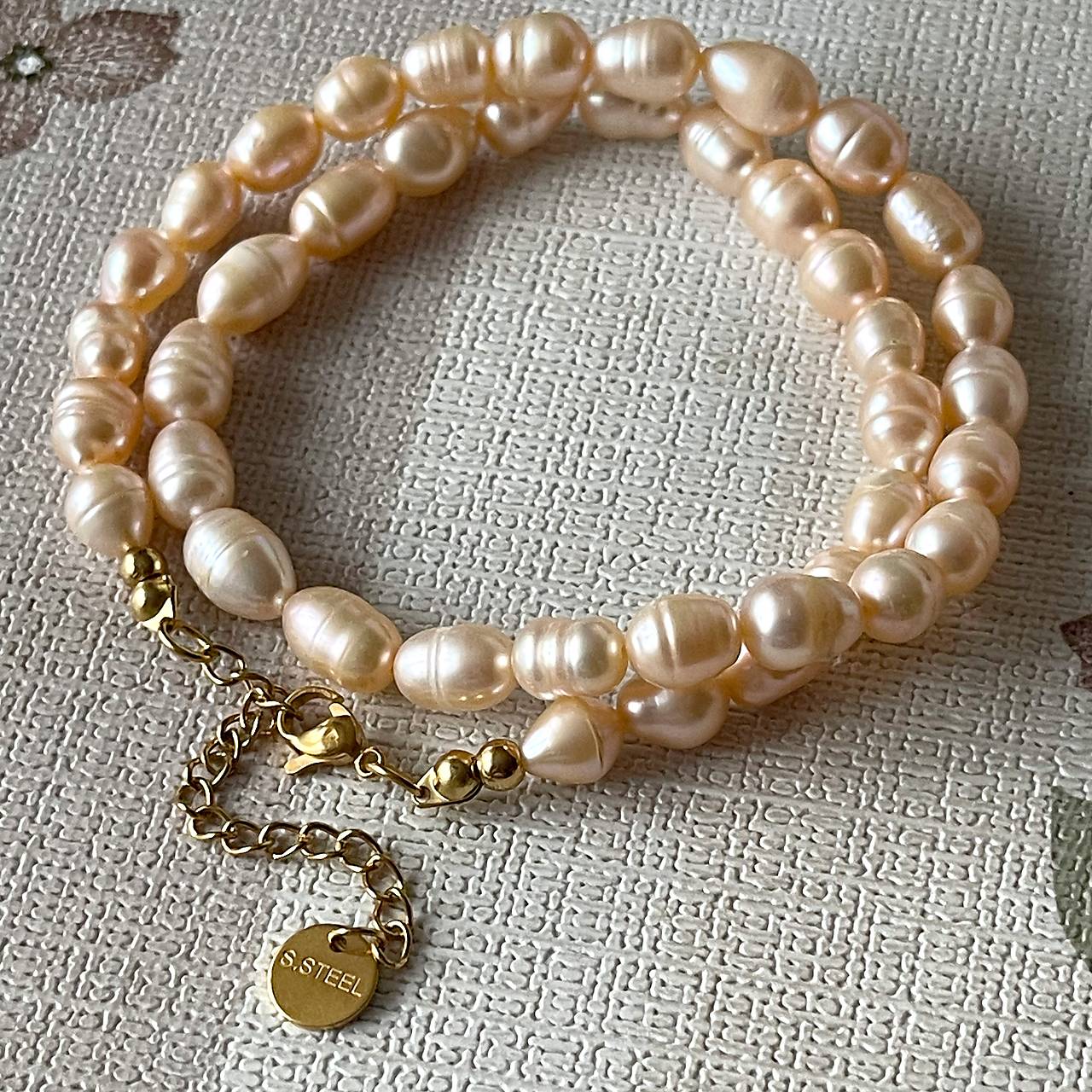 Freshwater Pearls Peach Colour Steel Necklace / Náhrdelník zo sladkovodných perál, oceľ A101