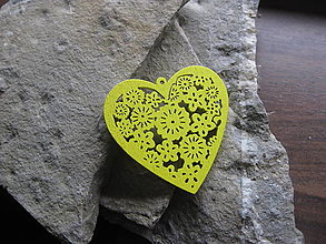 Polotovary - Drevený výrez srdce rôzne farby 5 cm (žltá) - 16186106_