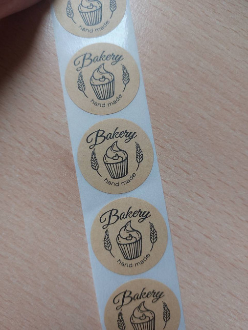 Papier - Okrúhle nálepky Bakery s koláčikom - 16185769_