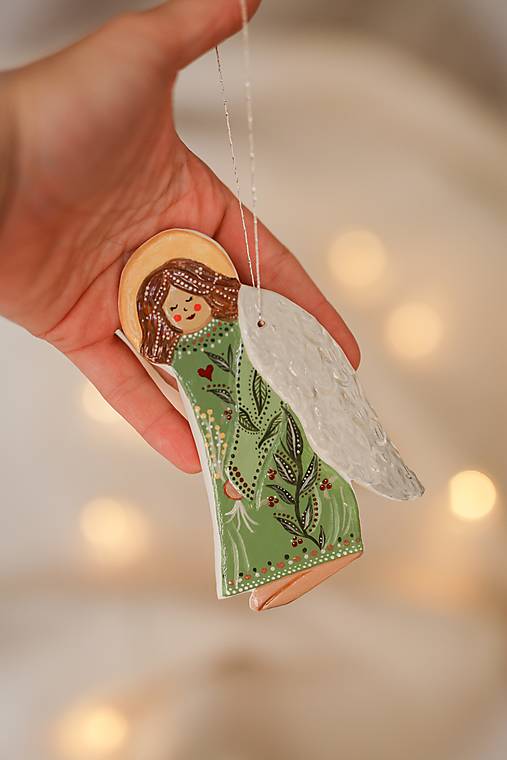 Dekorácie - Keramický anjel na zavesenie (Ružová (dlhé vlasy)) - 16189928_