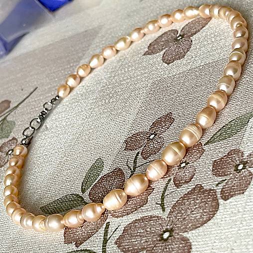 Freshwater Pearls Peach Colour Steel Necklace / Náhrdelník zo sladkovodných perál, oceľ A101