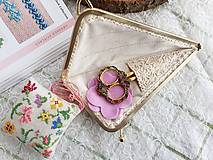 Peňaženky - Vyšívané puzdro na nožnice Súprava s nožnicami a ihlami Kvety - 16193869_