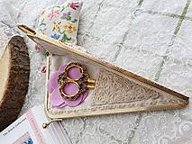 Peňaženky - Vyšívané puzdro na nožnice Súprava s nožnicami a ihlami Kvety - 16193874_