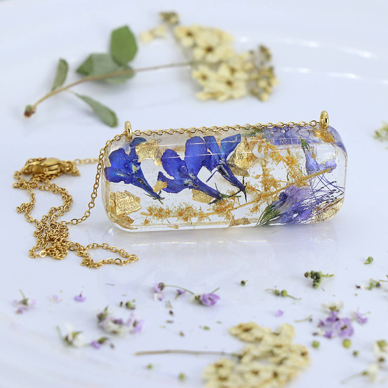 Prívesok Modré lobelky v objatí zlata