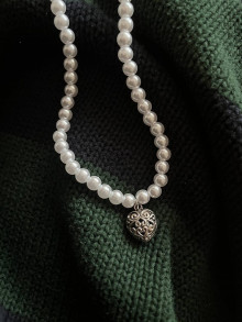 Iné šperky - perličkový náhrdelník so srdiečkom - 16198357_