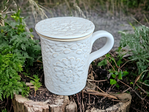 Nádoby - Bylinkáč - hrnček so sitkom Sedmikráska biela 0,5L - 16203677_