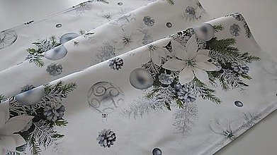 Úžitkový textil - Vianočný obrus,,vianočné ruže" (80×80cm) - 16205941_