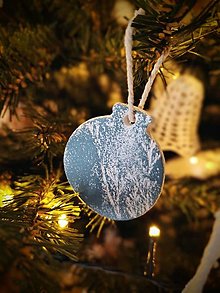 Dekorácie - Vianočná ozdoba – Vianočná hlinená guľa odtláčaná - 16207556_