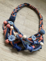 Náhrdelníky - Originalny drevený náhrdelník v oranžovo-modrom - 16212956_