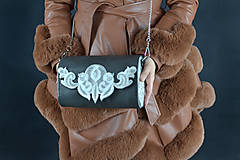 Kabelky - Drevená kabelka kožená čipka veľká (Sivá pigmentovaná s patinovaným drevom s popruhom) - 16217746_