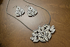 Náušničky a náhrdelník čipka patinované  (Set náušnice a náhrdelník sivý)