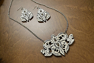 Náušnice - Náušničky a náhrdelník čipka patinované  (Set náušnice a náhrdelník sivý) - 16218576_