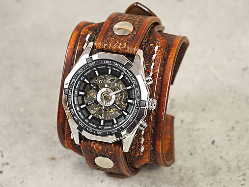 Hnedý kožený remienok s hodinkami