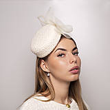 Ozdoby do vlasov - Svadobný hodvábny klobúčik Pillbox s mašľou, pre nevestu - 16219857_