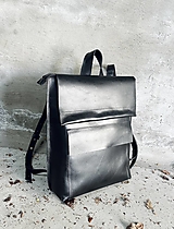 Batohy - VERSATILE čierny kožený ruksak - 16221224_