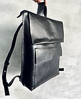Batohy - VERSATILE čierny kožený ruksak - 16221230_