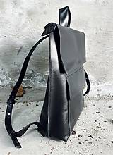 Batohy - VERSATILE čierny kožený ruksak - 16221231_