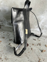 Batohy - VERSATILE čierny kožený ruksak - 16221234_
