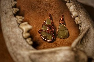 Iné šperky - Prívesok zo zeleného surového opálu - 16220156_