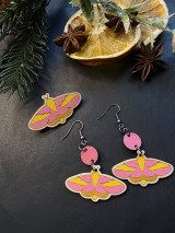 Sady šperkov - sada ručne maľovaných drevených náušníc a brošne ružový nočný motýľ rosy maple moth - 16222554_