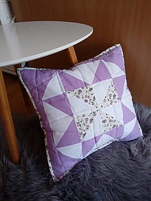 Úžitkový textil - Patchworkový vankúš -fialový - 16222935_