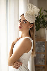 Ozdoby do vlasov - Svadobný klobúčik s výrazným zdobením, ivory - 16224969_