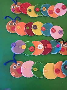Hračky - Rafaela húsenička  stonožka- učíme sa zapínať gombíky, farby - 16228613_