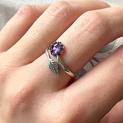 Leaf Natural Amethyst Ring Ag925 / Strieborný prsteň s ametystom E001