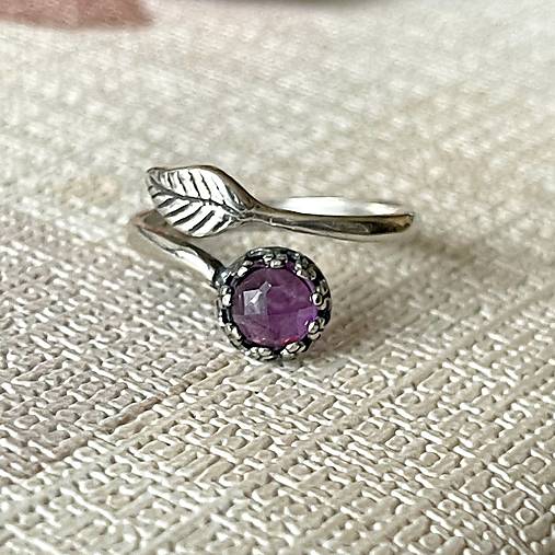 Leaf Natural Amethyst Ring Ag925 / Strieborný prsteň s ametystom E001