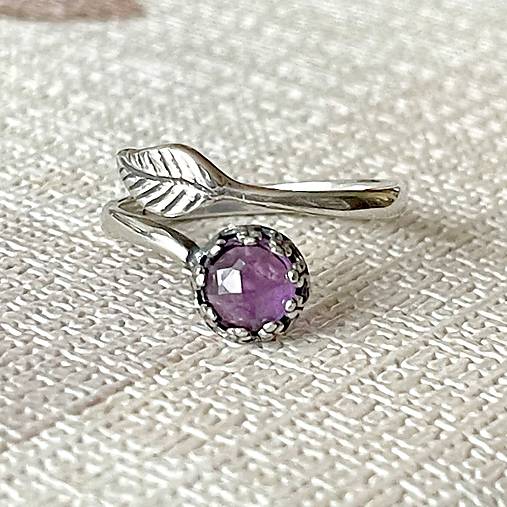 Leaf Natural Amethyst Ring Ag925 / Strieborný prsteň s ametystom E001