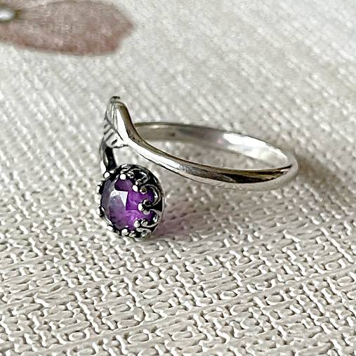 Leaf Natural Amethyst Ring Ag925 / Strieborný prsteň s ametystom E001