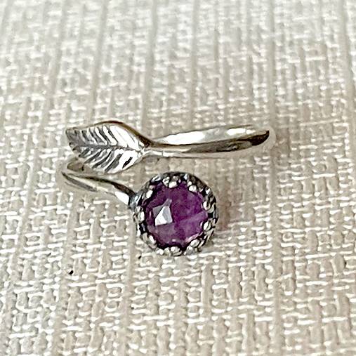 Leaf Natural Amethyst Ring Ag925 / Strieborný prsteň s ametystom E001