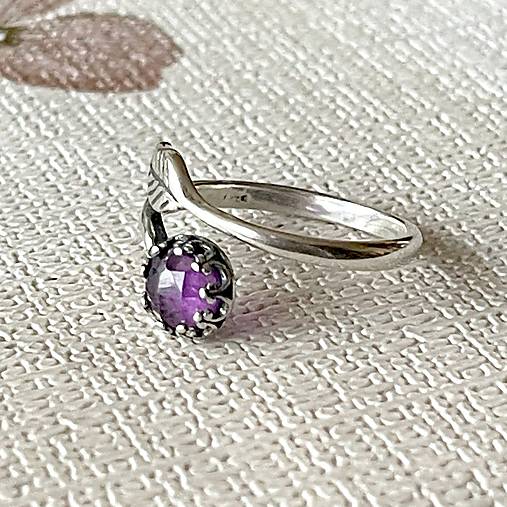 Leaf Natural Amethyst Ring Ag925 / Strieborný prsteň s ametystom E001