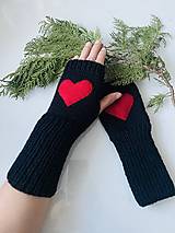 Rukavice - Krásne čierne bezprstové rukavičky s červeným srdiečkom - 16234458_