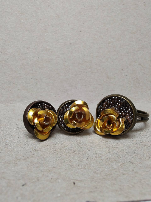 bronzová sada náušnice a prsteň so zlatou ružičkou