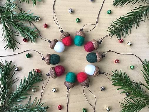 Dekorácie - Vianočné žalude z vlny - 16235295_