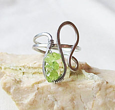 Prstene - Oceľový prsteň s olivíny - 16235004_