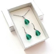 Sady šperkov - Sada brúsené kvapky 12x10 mm + oceľ (smaragd) - 16236983_