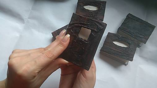 Papiernictvo - Mini kniha/zápisník z povaly (4. Strany veľkosti A8 - Hnedá) - 16236281_