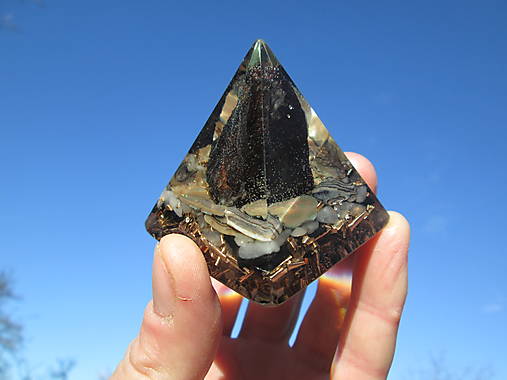 Dekorácie - Org. pyramida ,, Fialového plamene " - 16238721_