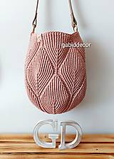 Kabelky - Háčkovaná bavlnená kabelka s 3D vzorom (Púdrovo ružová/Peach Fuzz) - 16238694_