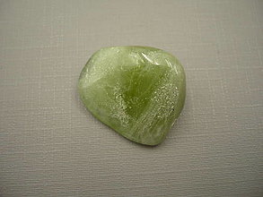 Minerály - Troml. kámen - olivín 24 mm, č.4f - 16238442_